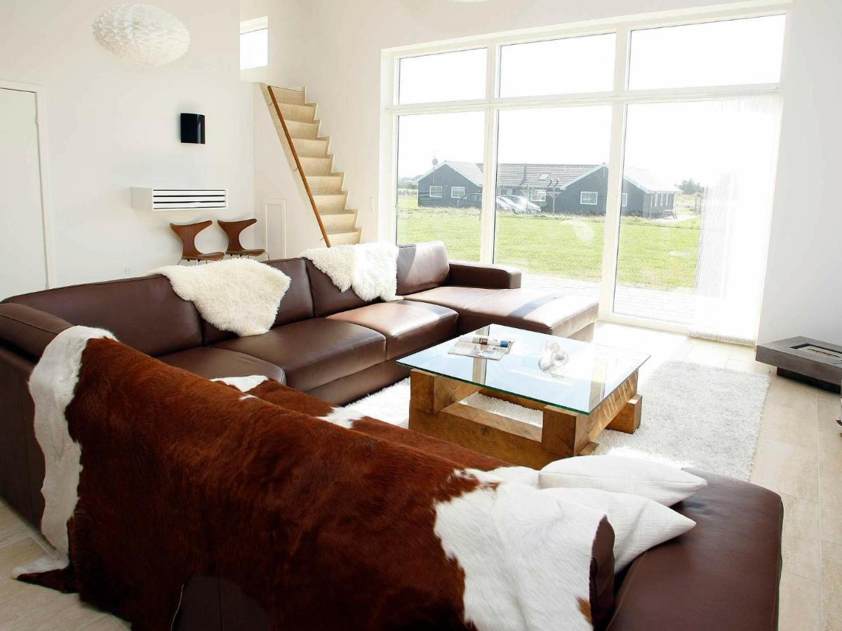 Five-Bedroom Holiday Home In Lokken 3 Стая снимка